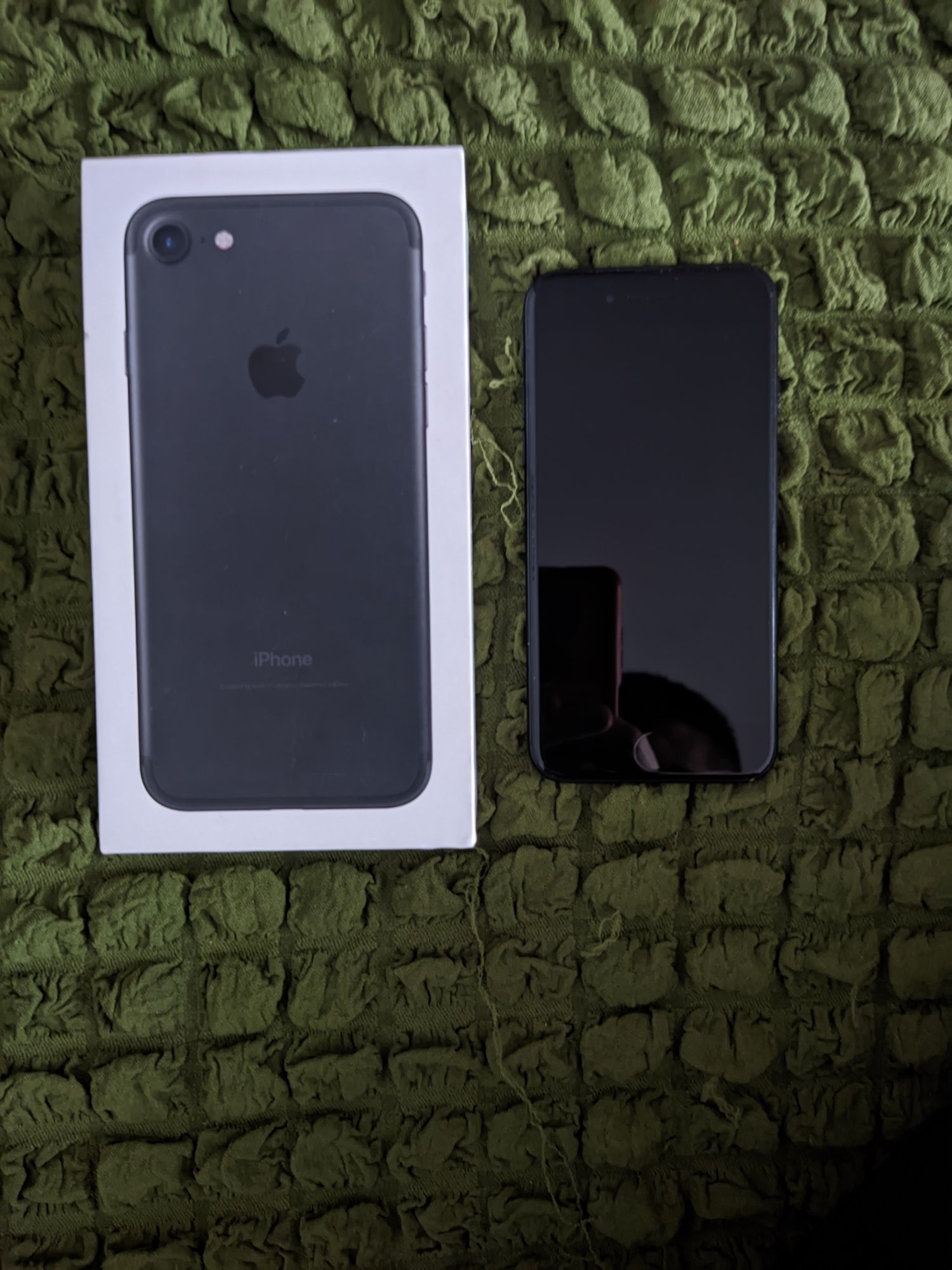 Продам iPhone 7 32 ідеал