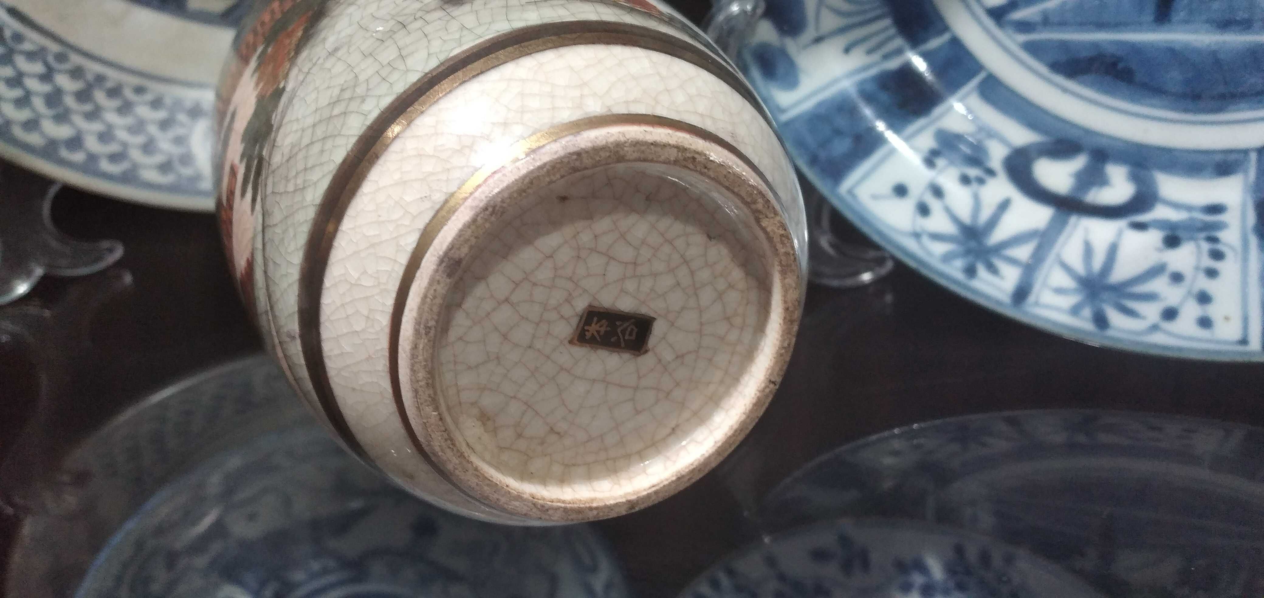 Um par de jarrões japonês cerâmica Satsuma Séc. XIX/XX