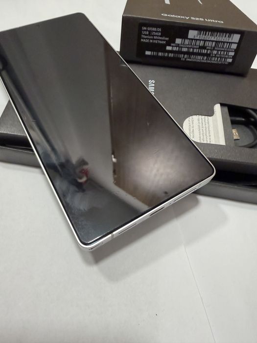 Samsung S25 Ultra 12/256 jak nowy, bez obciążeń