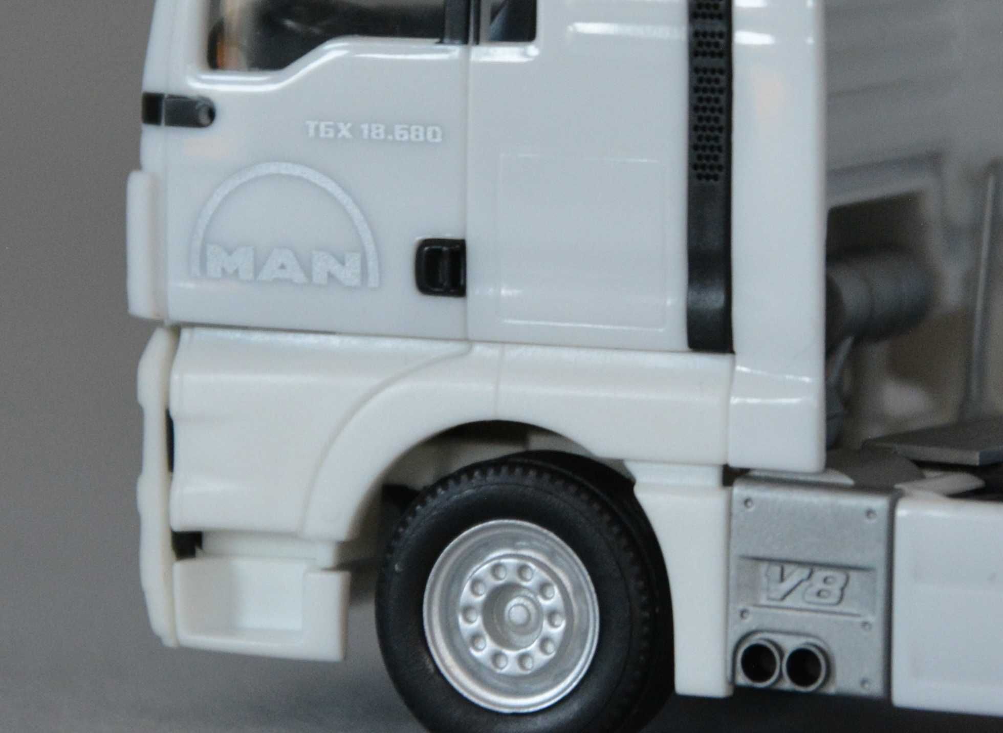 1:87 (H0) Herpa -  MAN TGX 18.680 (V8)