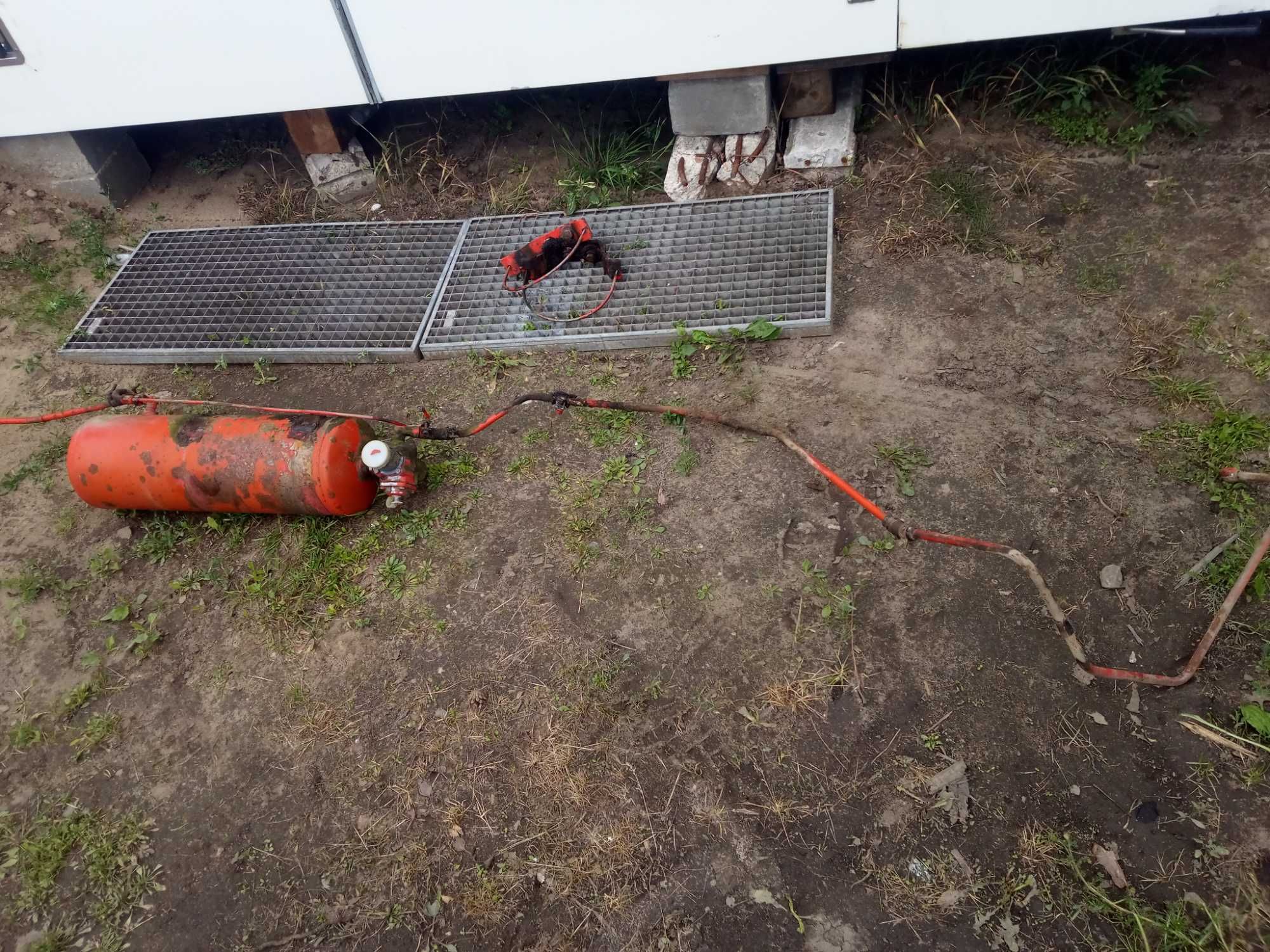 MTZ Belarus 80 i 82 pneumatyka hamulce do przyczepy butla zawor