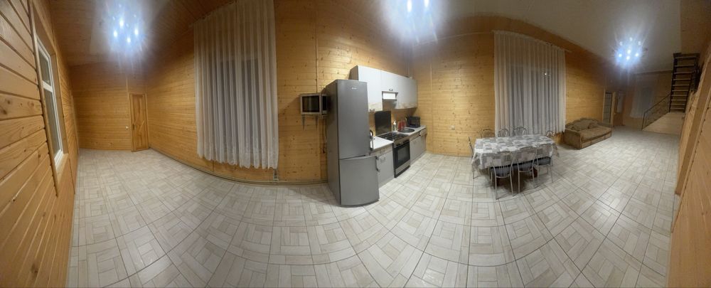 Славсько у центрі будинок! Без власників!Чан !Подова оренда житла!