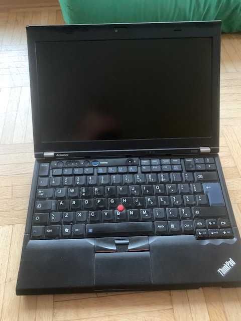 Lenovo Thinkpad x220 z UltraBase 3 z DVD 120 GB SSD 8 GB RAM