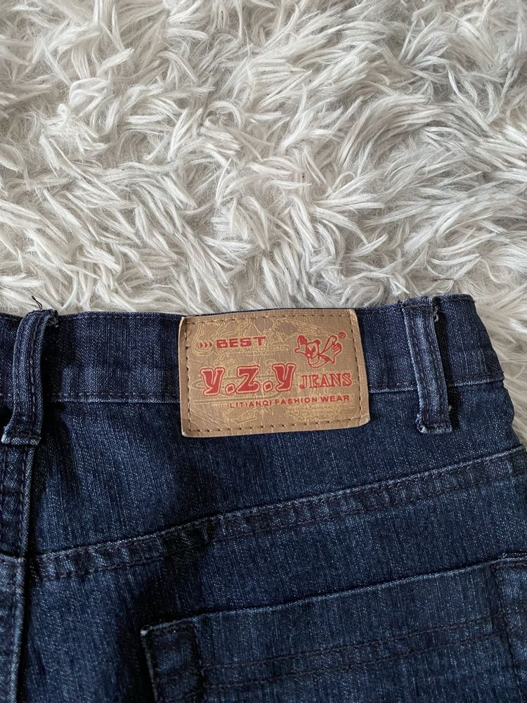 Granatowe proste jeansy wysoki stan S 36 M 38 basic łatka z naszyciem