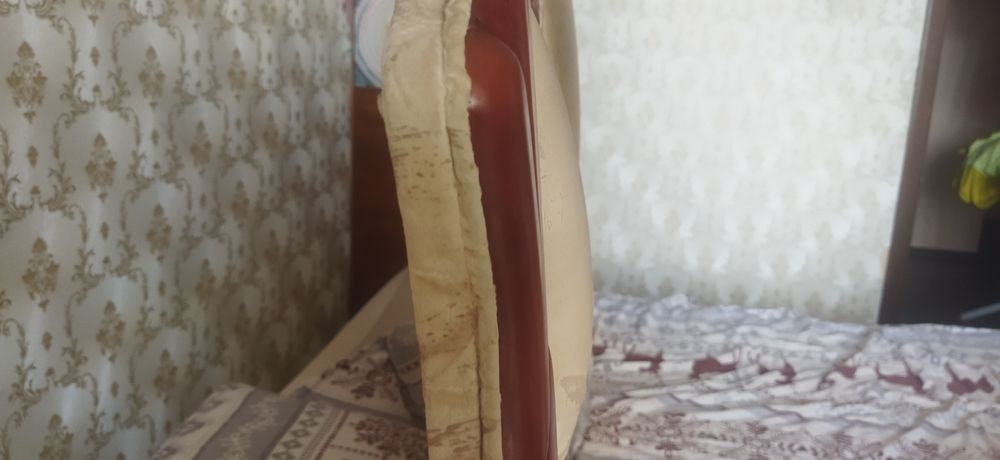 Изголівья (спинка)до ліжка