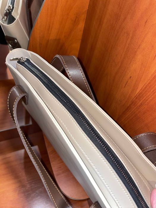 Жіноча напівкругла сумка