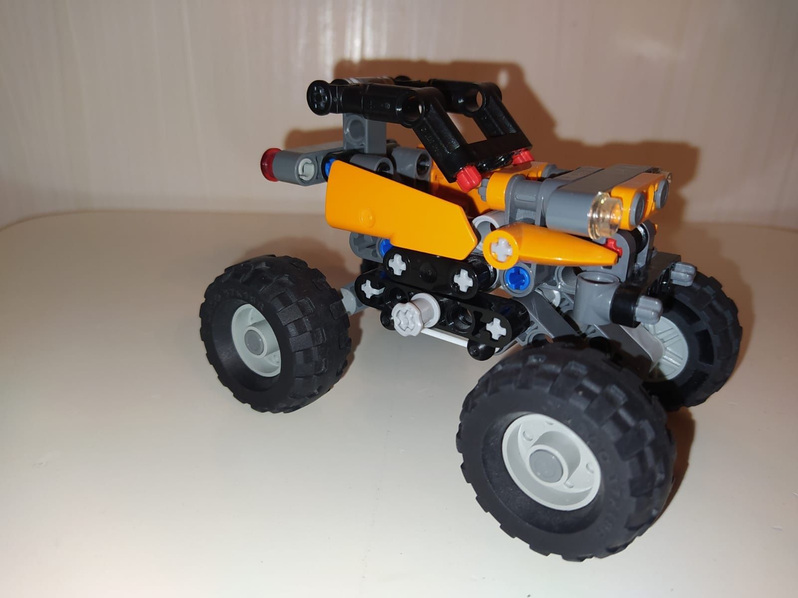Lego Technic 42001 - mały samochód terenowy