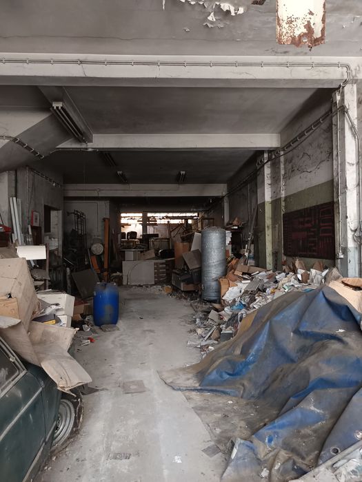 Excelente Armazém na zona industrial do Porto