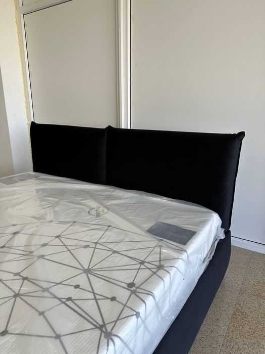 Продам двохспальне ліжко під матрац розміром 1800*200