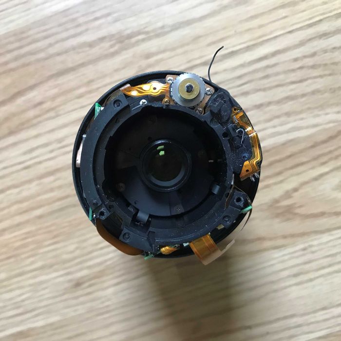 Objetiva Nikon AF-S NIKKOR 55-200mm 1:4-5.6G ED + Parasol Nikon HB-37