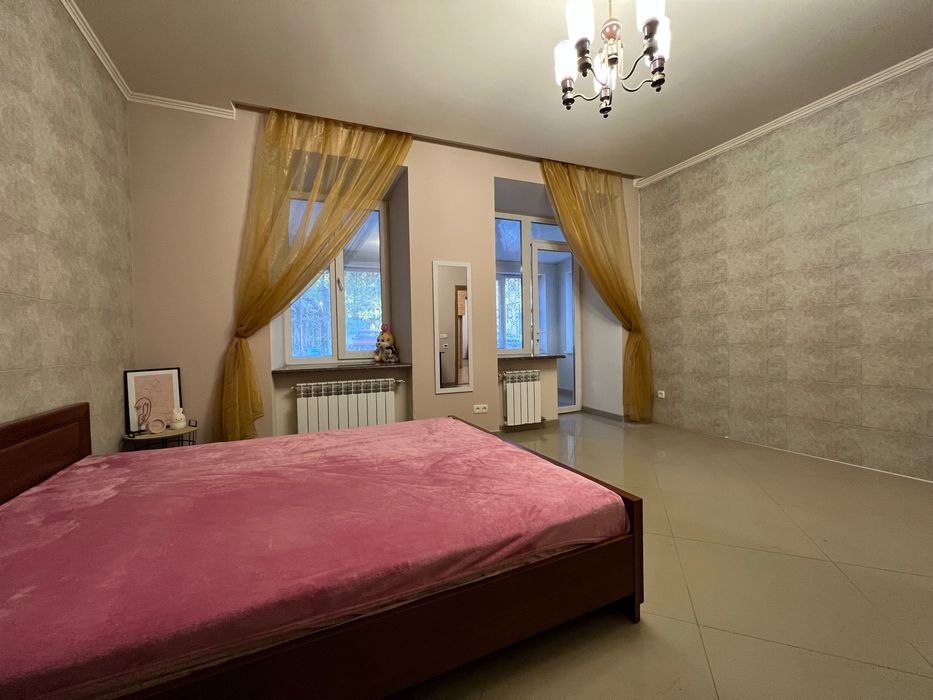 Снимите двухкомнатную квартиру в Центре, проспект Дмитра Яворницького