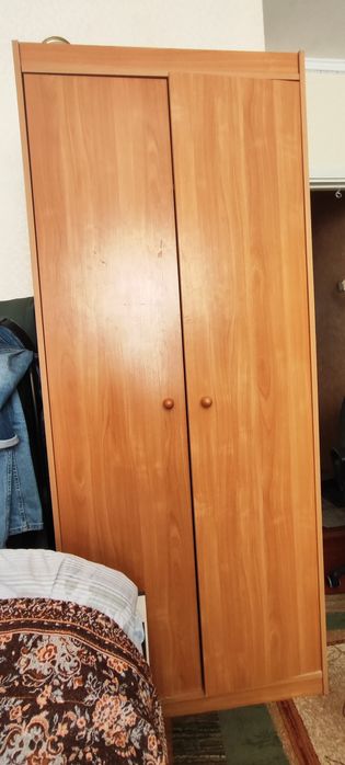 Стінка в кімнату в хорошому стані + Шкаф