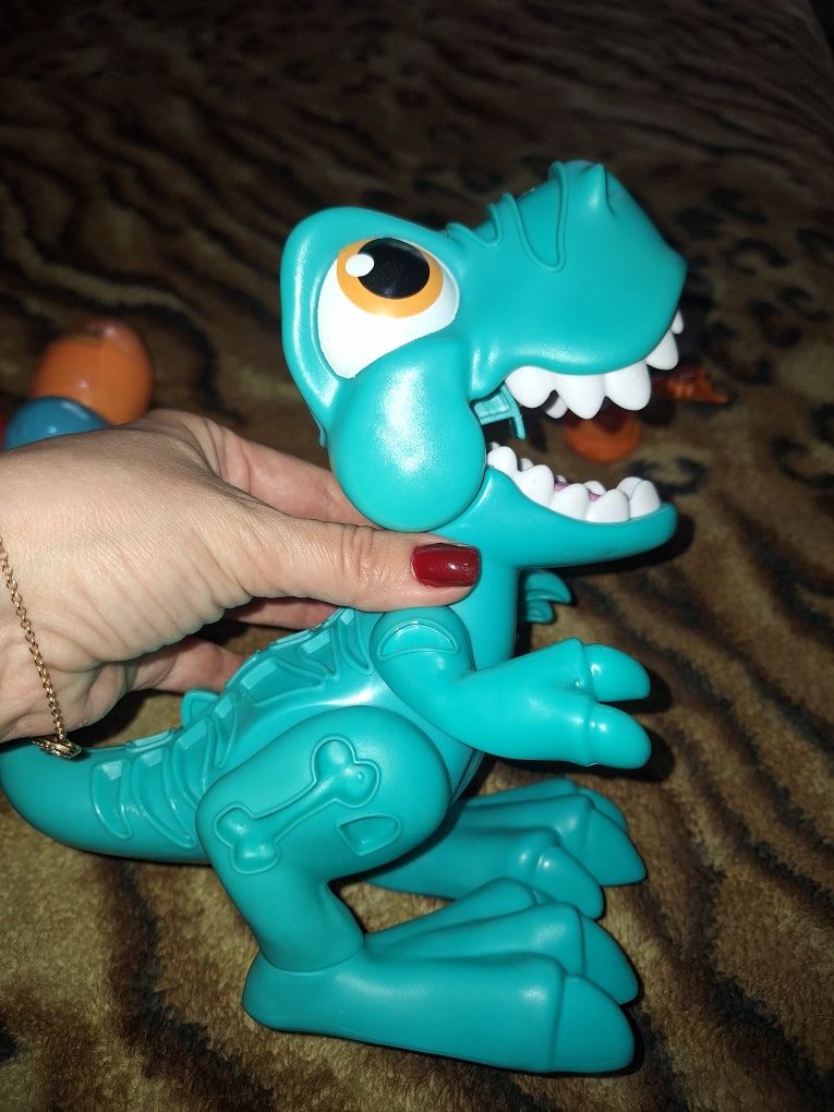 Іграшка динозавр від Play Doh