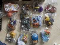 Lote de 50 Brindes McDonalds e outros