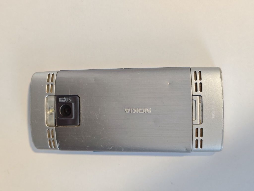Nokia X2-00 telefon i ładowarka