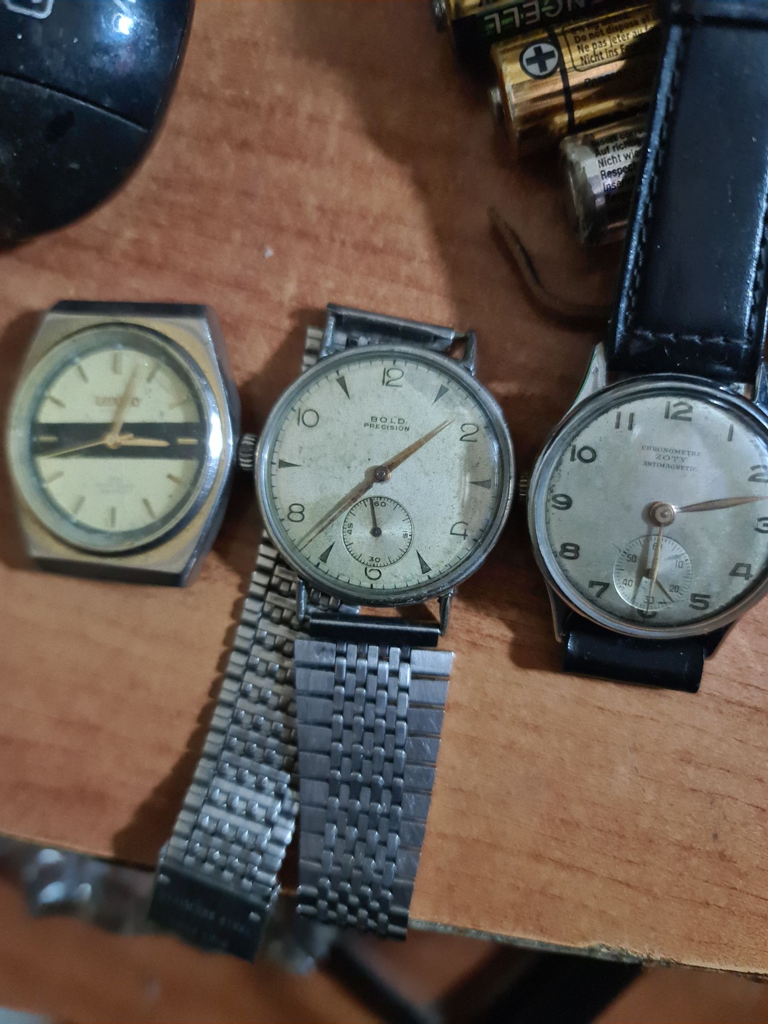 Vendo relógios ,moedas antigas