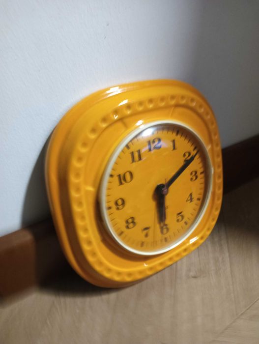 Zegar ceramiczny żółty wiszący