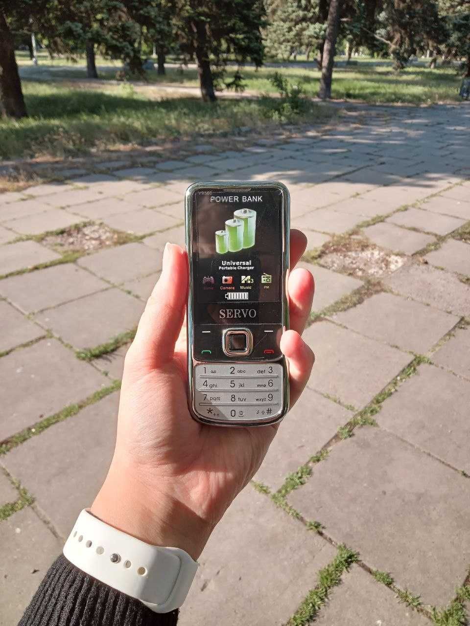Мобильный телефон SERVO V9500 кнопочный на 4 SIM карты серебристый