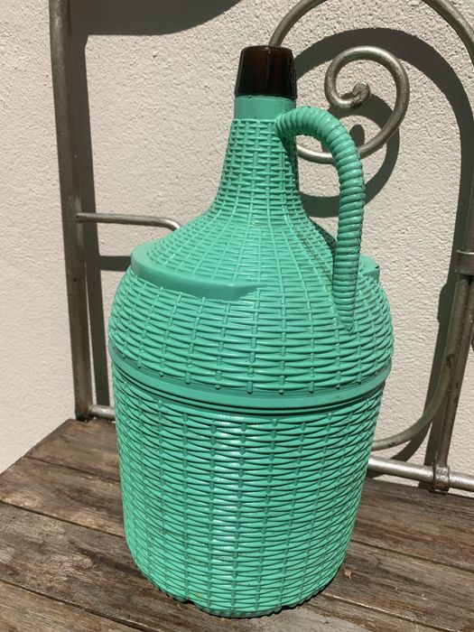 Garrafao de vidro revestido a plastico VERDE, rarissimo