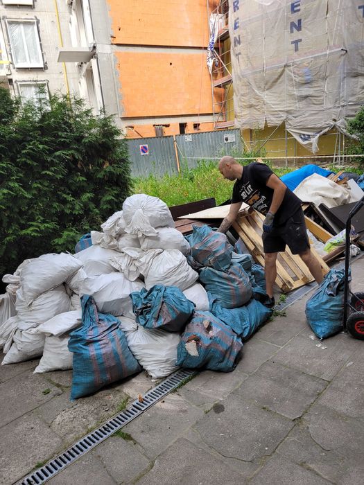 WYWÓZ ŚMIECI/MEBLI/GRUZU/ODPADÓW.Sprzątanie Mieszkań/Piwnic/Strychów