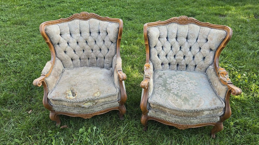 Dwa fotele Ludwiki do renowacji