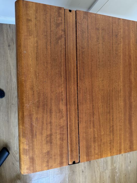 Secretaria em mogno- levira