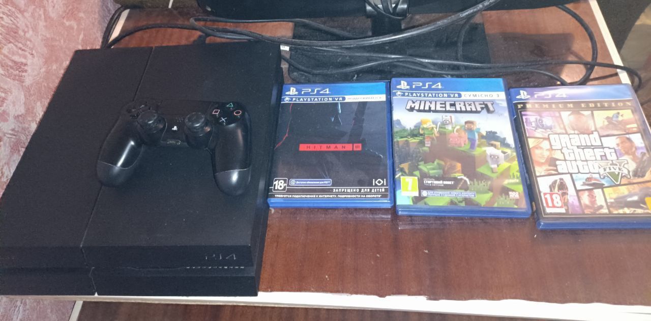 Продаю Ps 4 (FAT) 500gb.Цена 7600