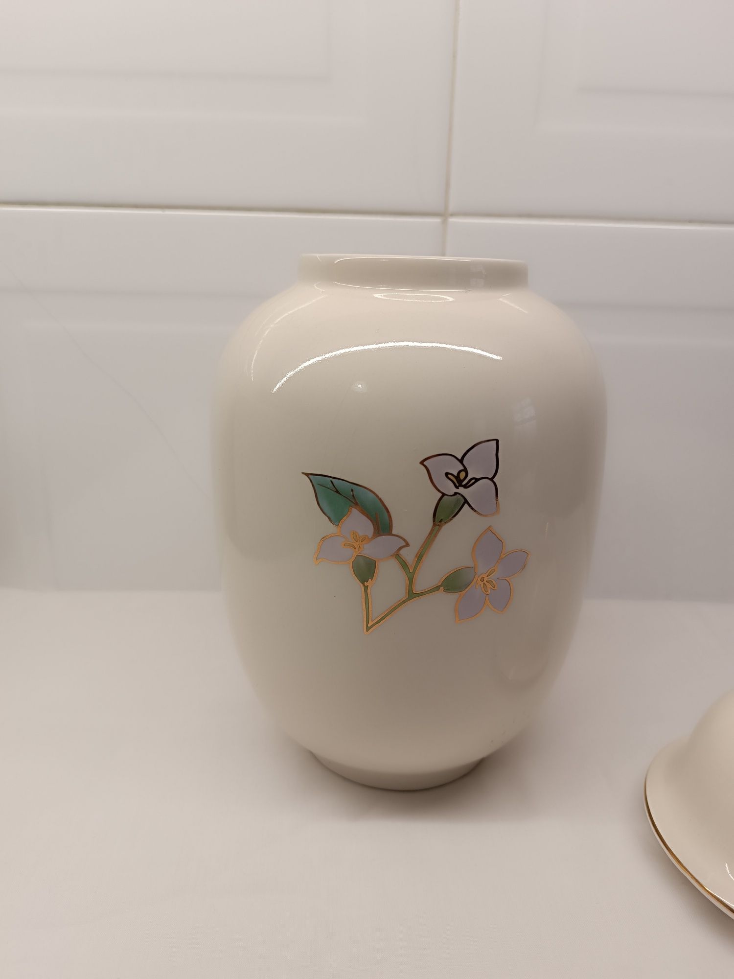Pote Grande em Porcelana Antiga. 33 cm