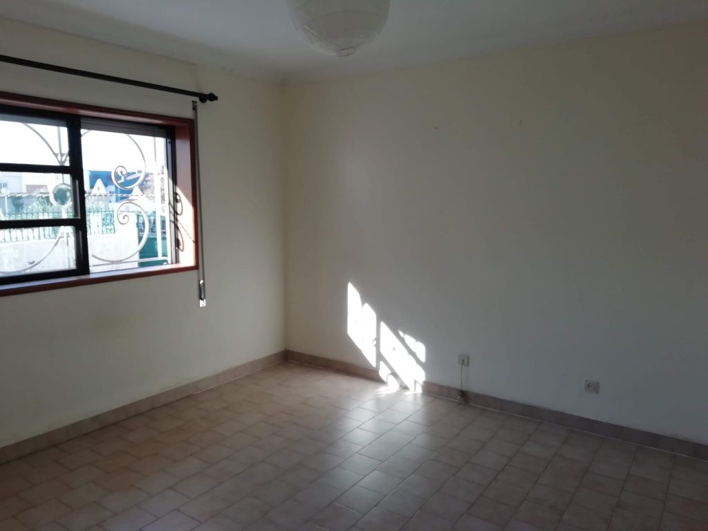 Alugo apartamento T1 na zona de Ílhavo