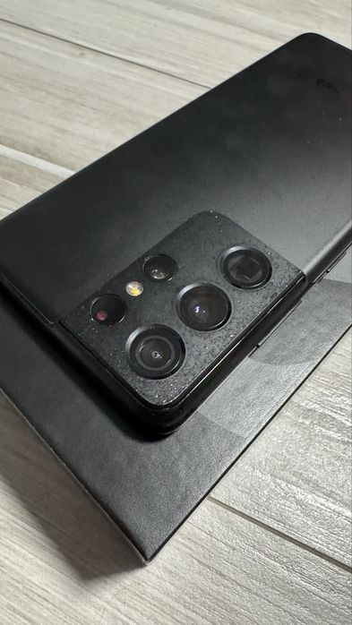 Samsung S21 Ultra 256/12Gb Czarny. Stan bardzo dobry. 5 etui i pudełko