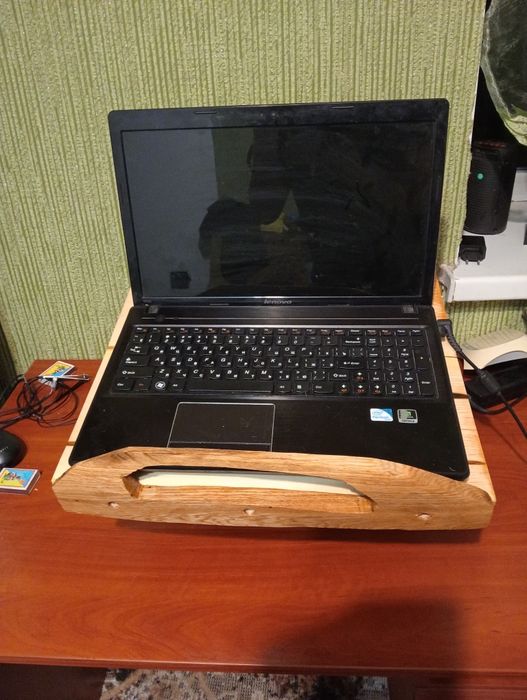 Столик для ноутбука!