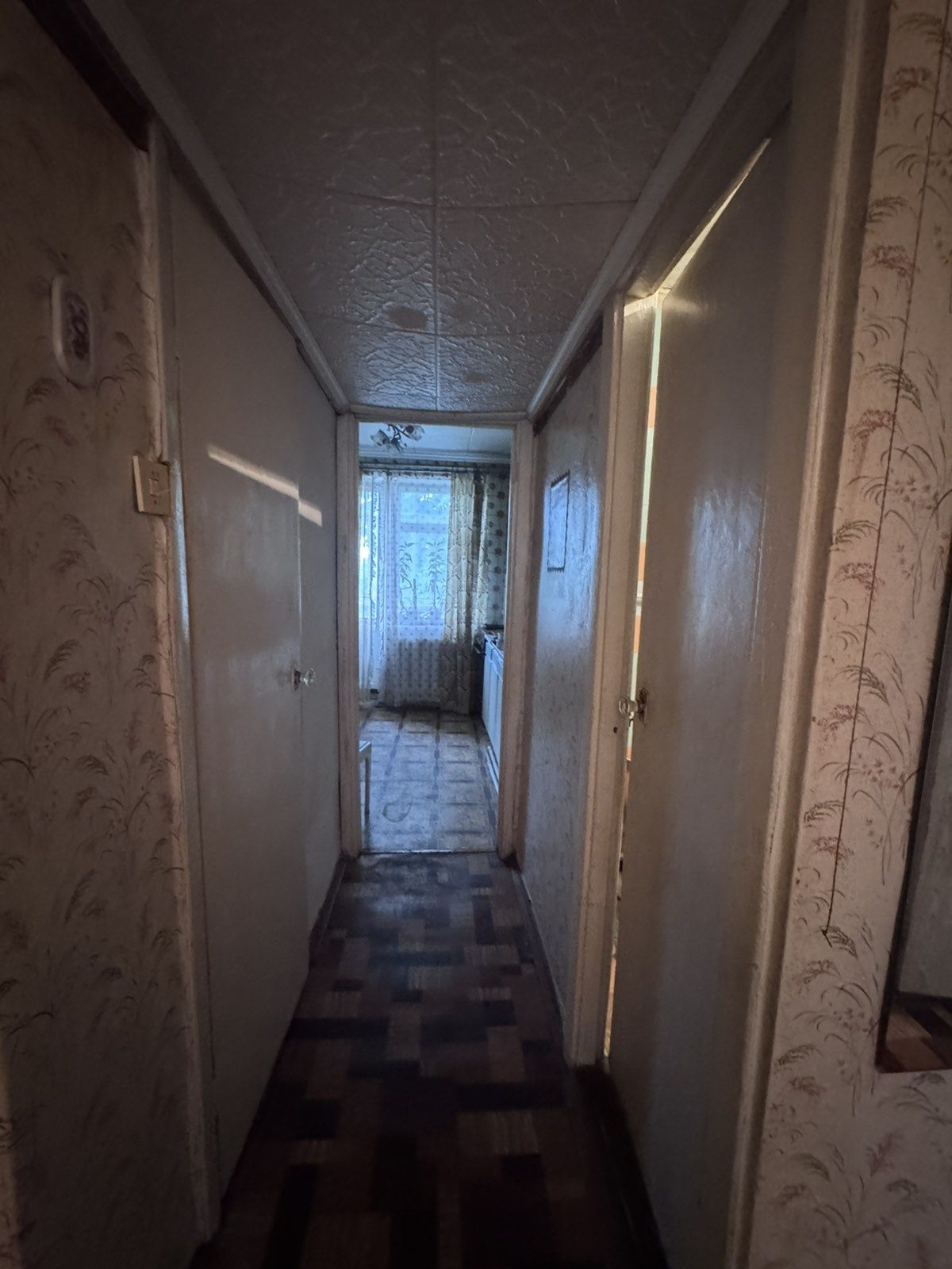 Продається двокімнатна квартира ,Чеський проєкт,в районі Льотного міст