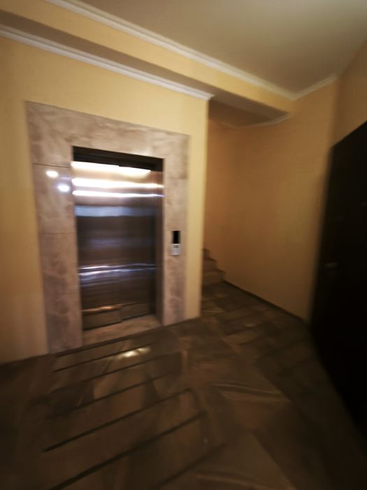 Продаж 3-ри  кімнатної квартири на Подолі