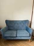 Elegancka welurowa sofa