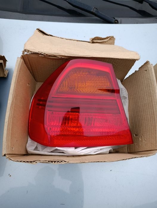 Tylna nowa lampa lewa BMW 3 E 90  made in Italia