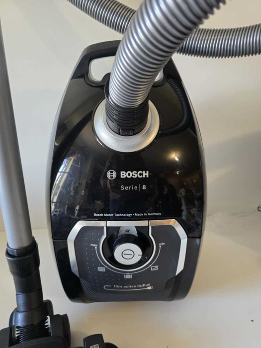 Odkurzacz Bosch z workiem Seria 8 BGL8XALL  idealny dla alergików