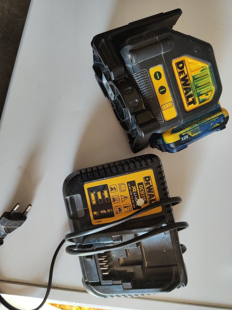 DeWalt laser krzyżowy zielony bateria ladowarka okazja