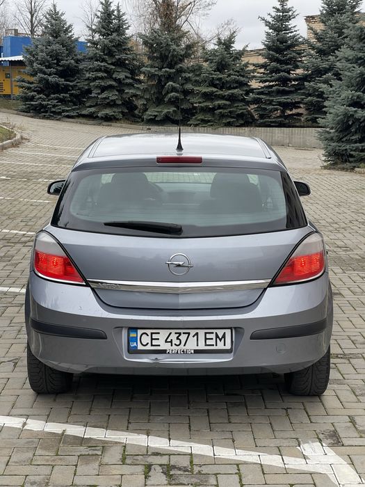 Opel Astra 2004 год 1.4 бензин