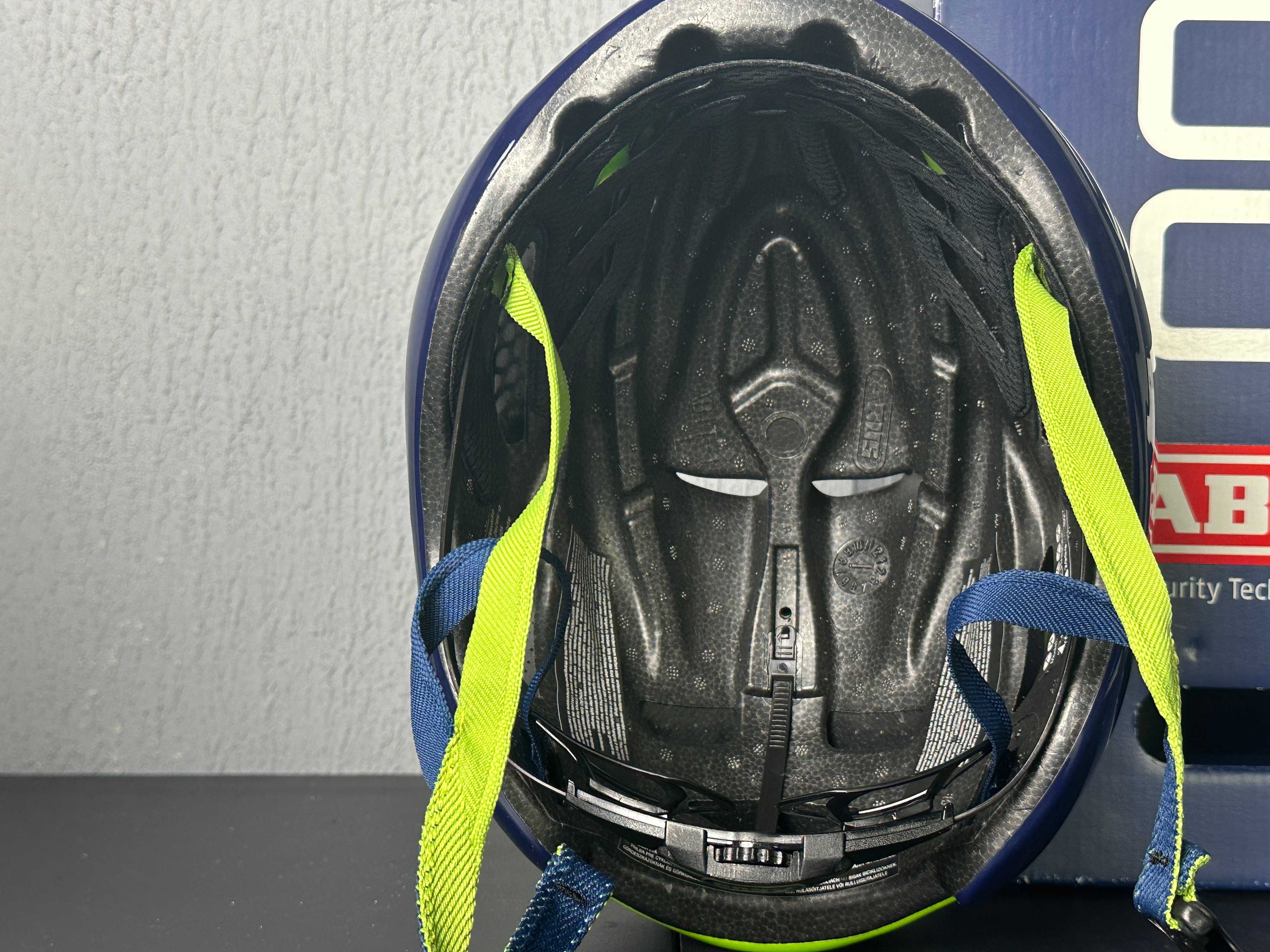 Kask ABUS Gamechanger Movistar TEAM L
