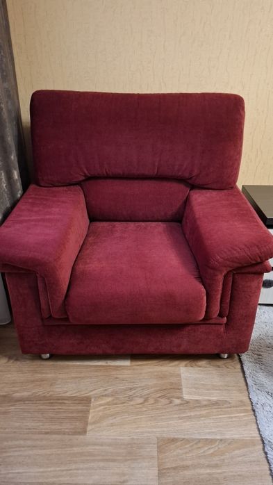 Продається диван з кріслом