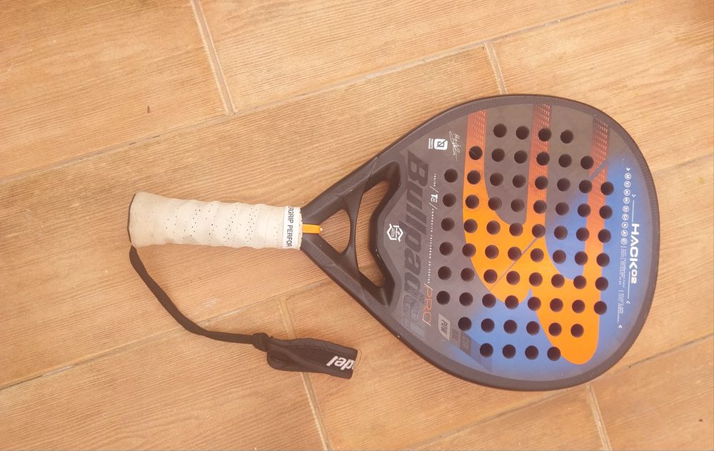 Raquete de Padel Bullpadel usada