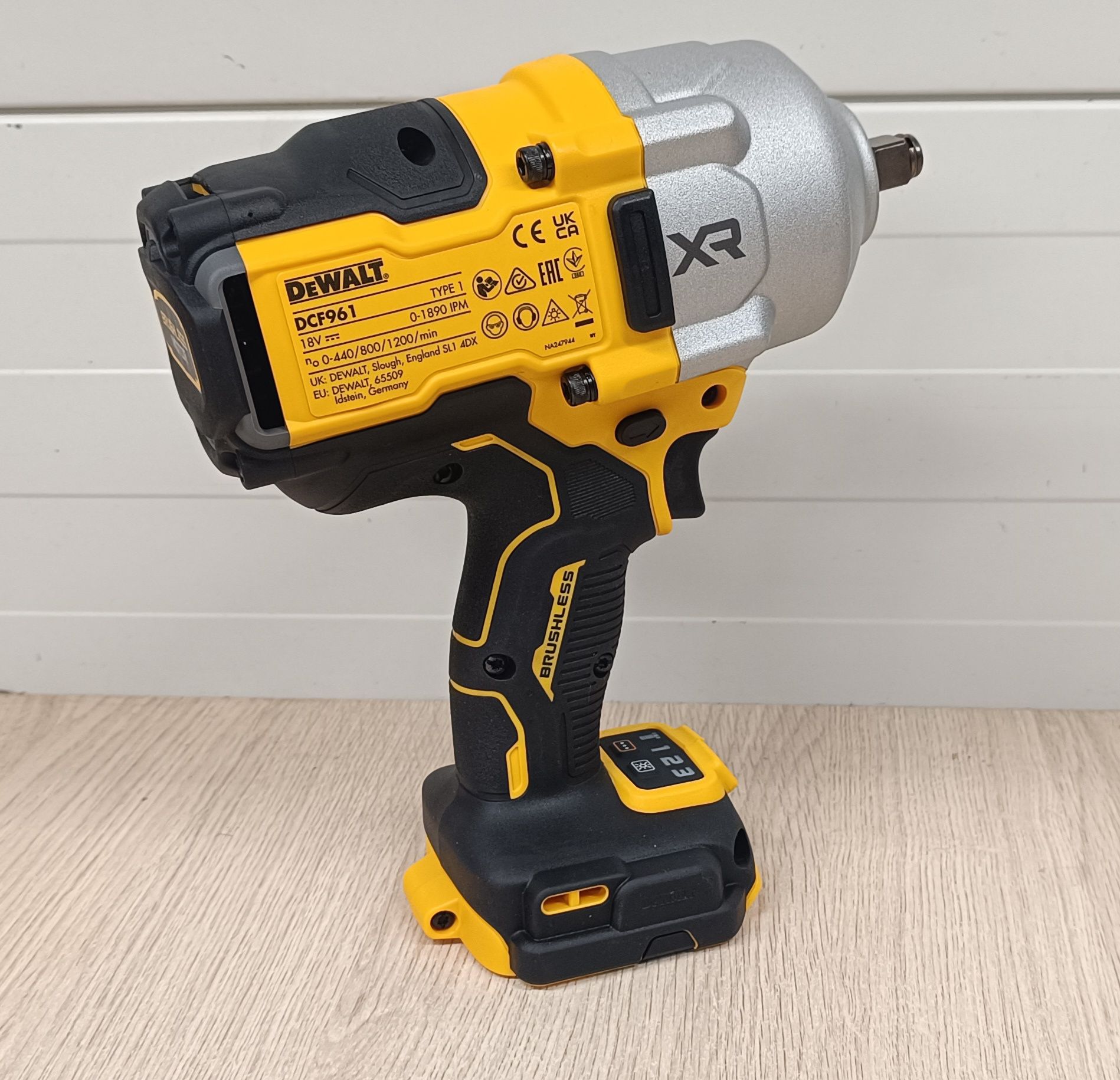 Klucz udarowy 18V 1626Nm 1/2" body BL DeWalt DCF961N