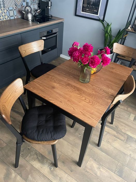 Комплект з чотирьох стільців (з натурального дерева)