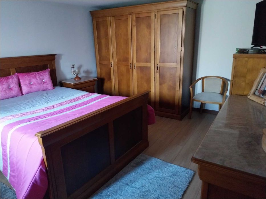 Quarto de casal em madeira