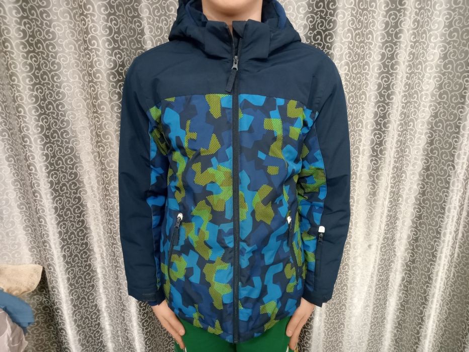 Зимова курточка на 10-12 років