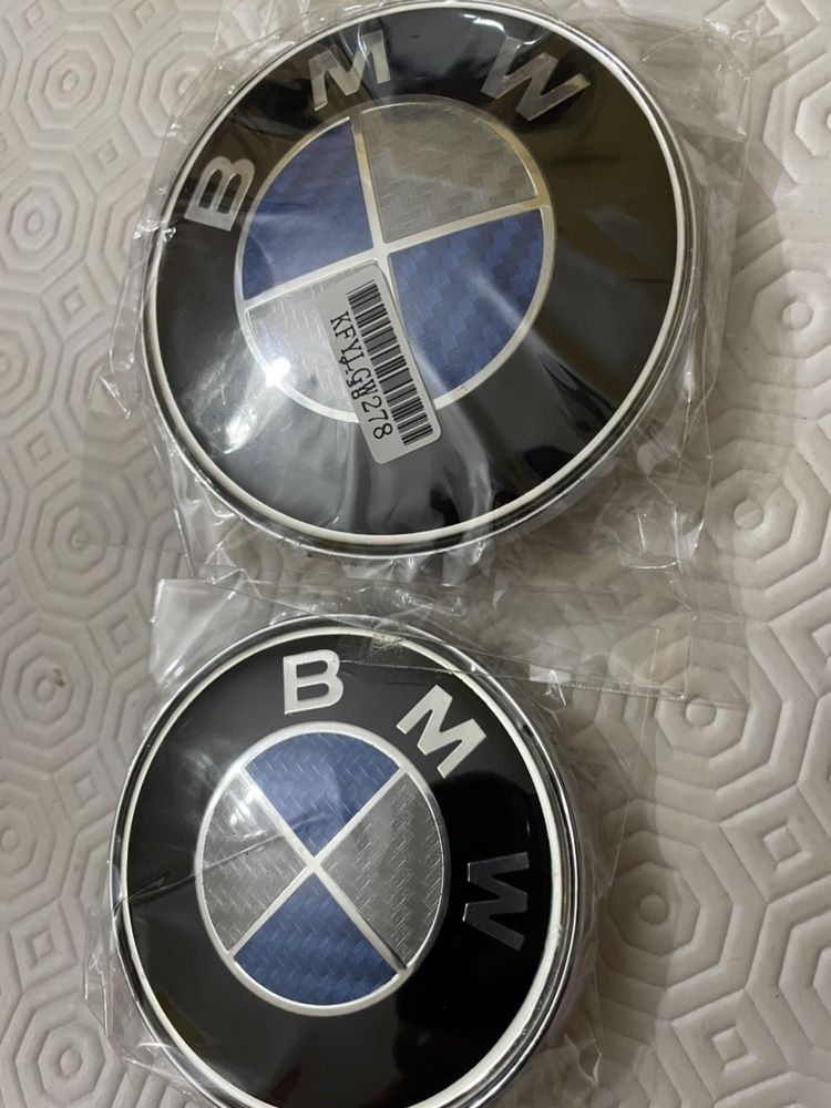 Símbolos para BMW 82mm frente + 74mm traseira Carbono