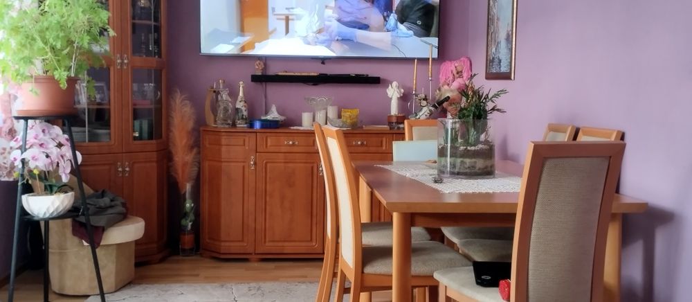 Stół i cztery krzesła