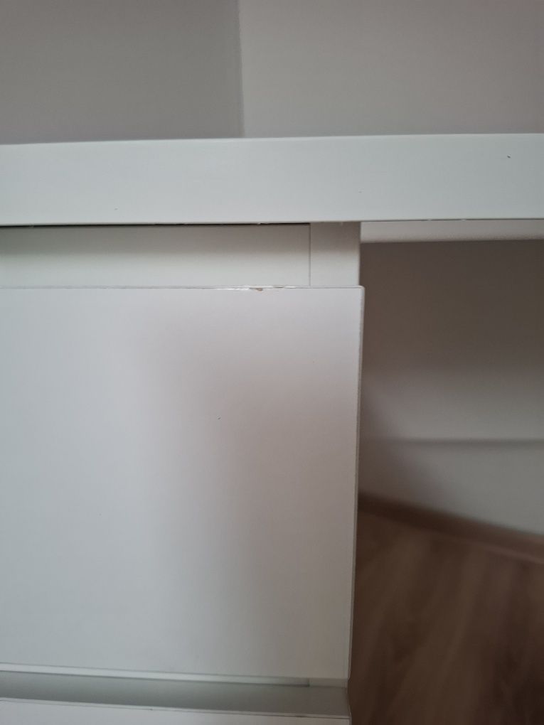 Biurko białe w bardzi dobrym stanie 60x120 4 szuflady