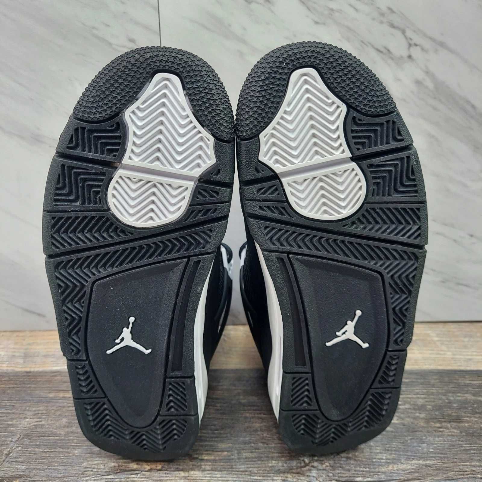 Jordan 4 Retro CzarneThunder Buty codzienne nowe z metką R.37.5