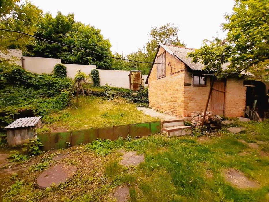 Історичний центр і крапка.